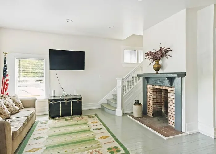 Spacious Detroit Home, Downtown Nearby, 8 Guests