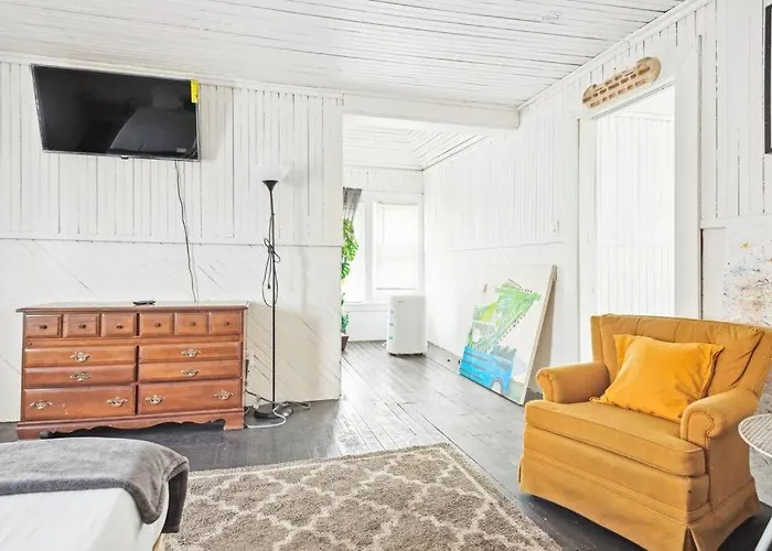 Spacious Detroit Home, Downtown Nearby, 8 Guests