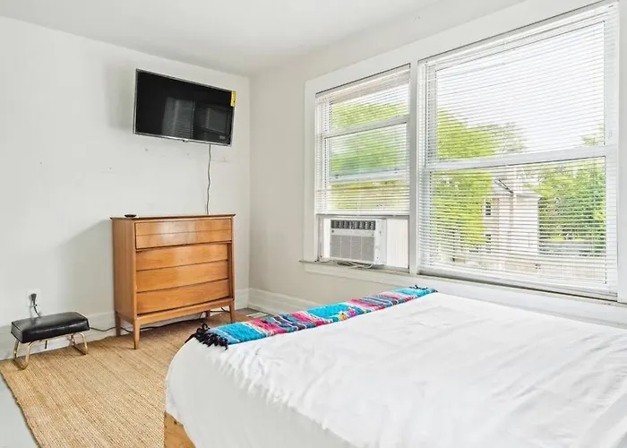 Spacious Detroit Home, Downtown Nearby, 8 Guests