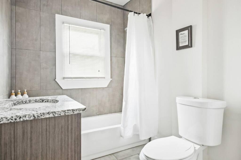 Holiday home Spacious Home, Downtown Nearby, 8 Guests Detroit