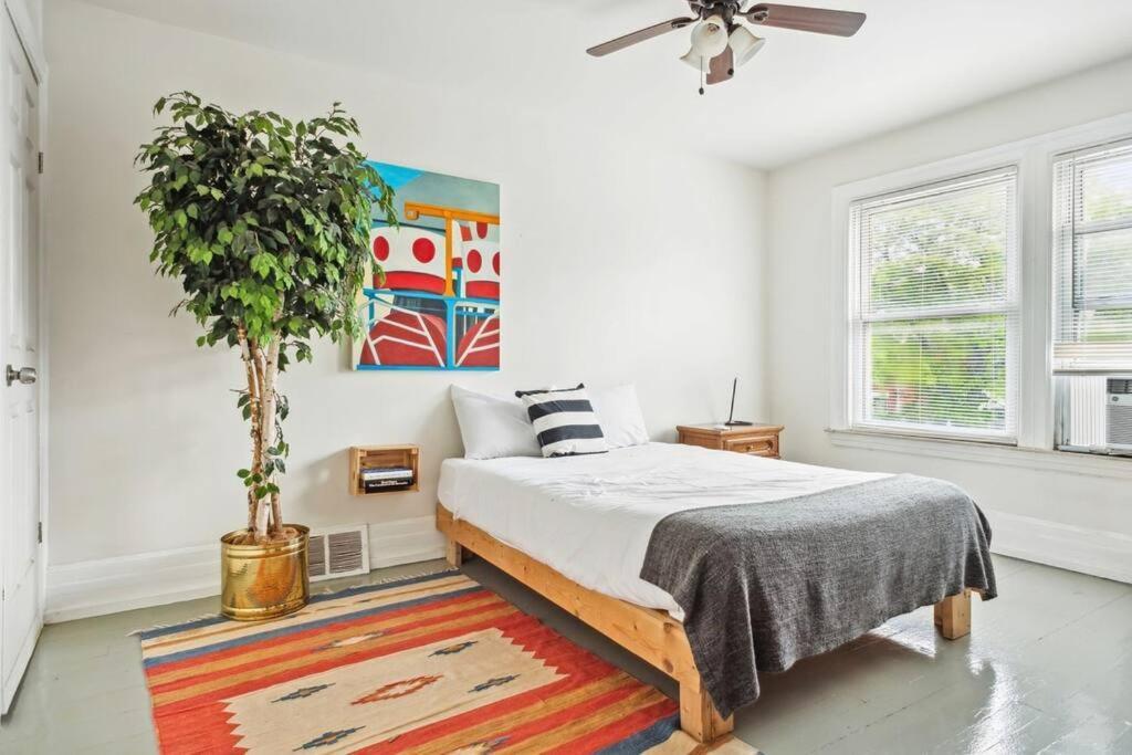 Spacious Home, Downtown Nearby, 8 Guests *