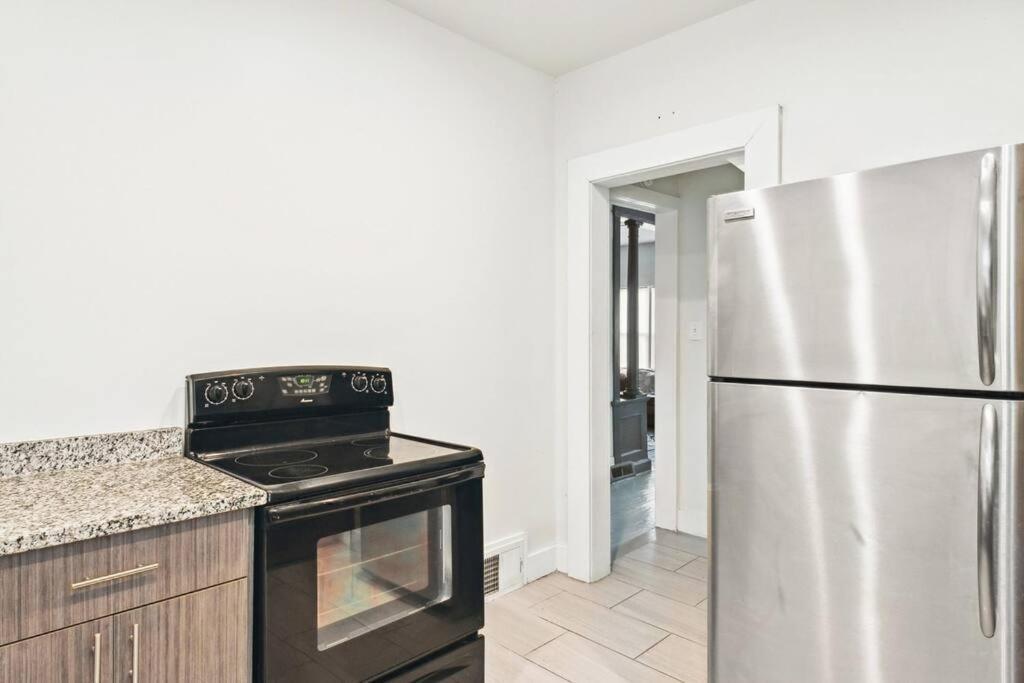 Spacious Home, Downtown Nearby, 8 Guests Detroit