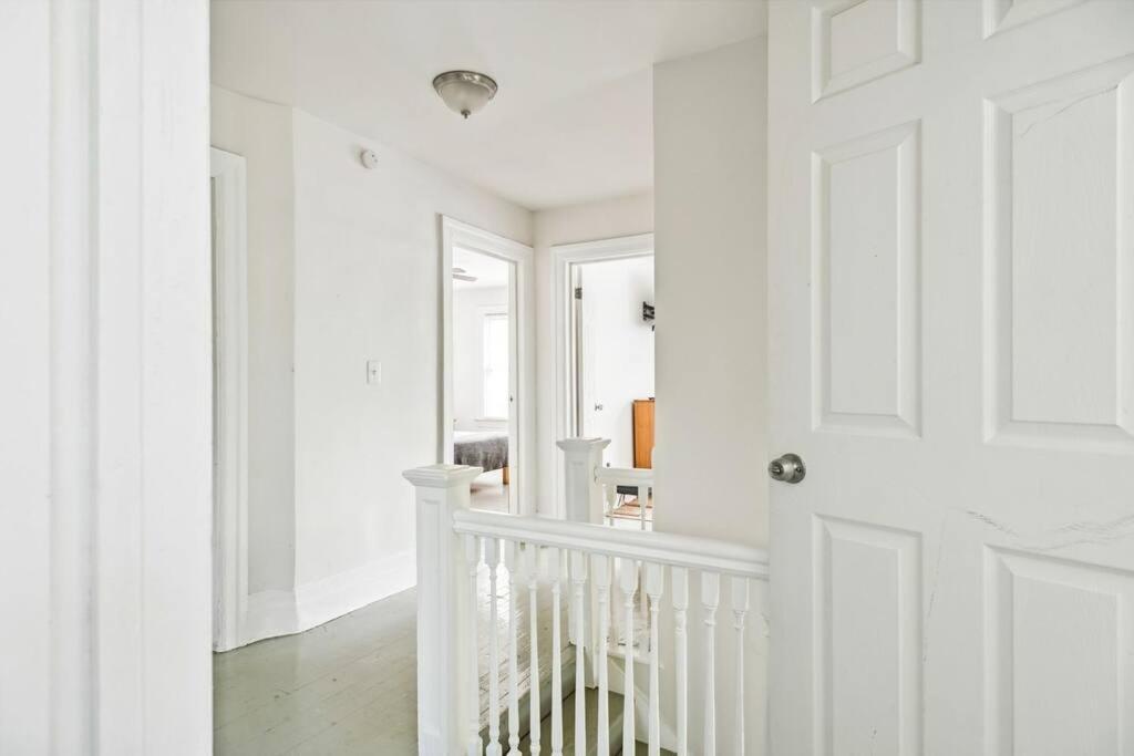 Casa vacanze Spacious Home, Downtown Nearby, 8 Guests