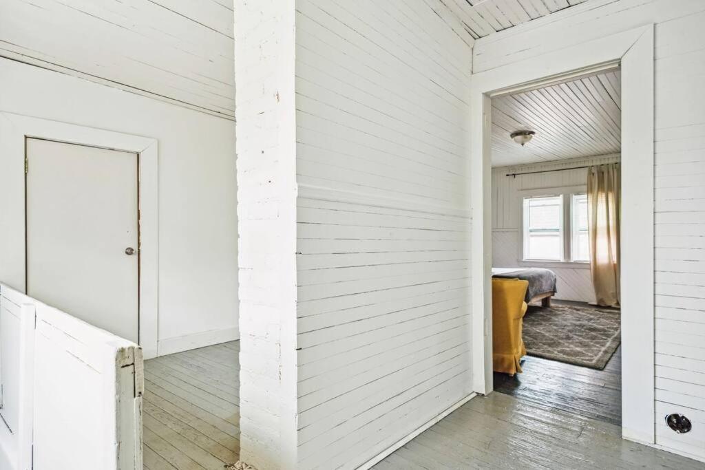 Spacious Home, Downtown Nearby, 8 Guests Holiday home