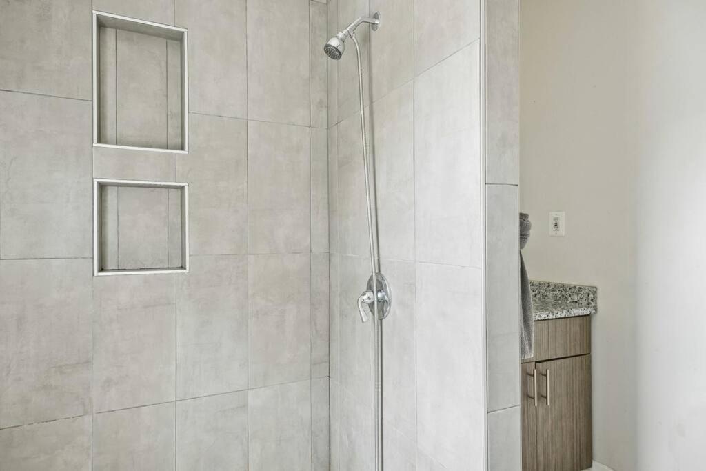Spacious Home, Downtown Nearby, 8 Guests Detroit
